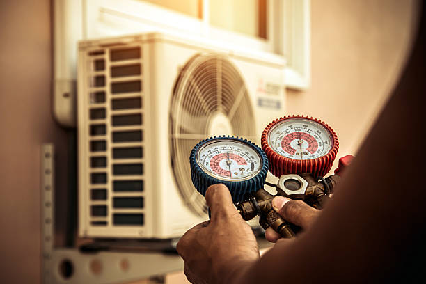 Professional Hvac Installation technician working in Fostoria, IA